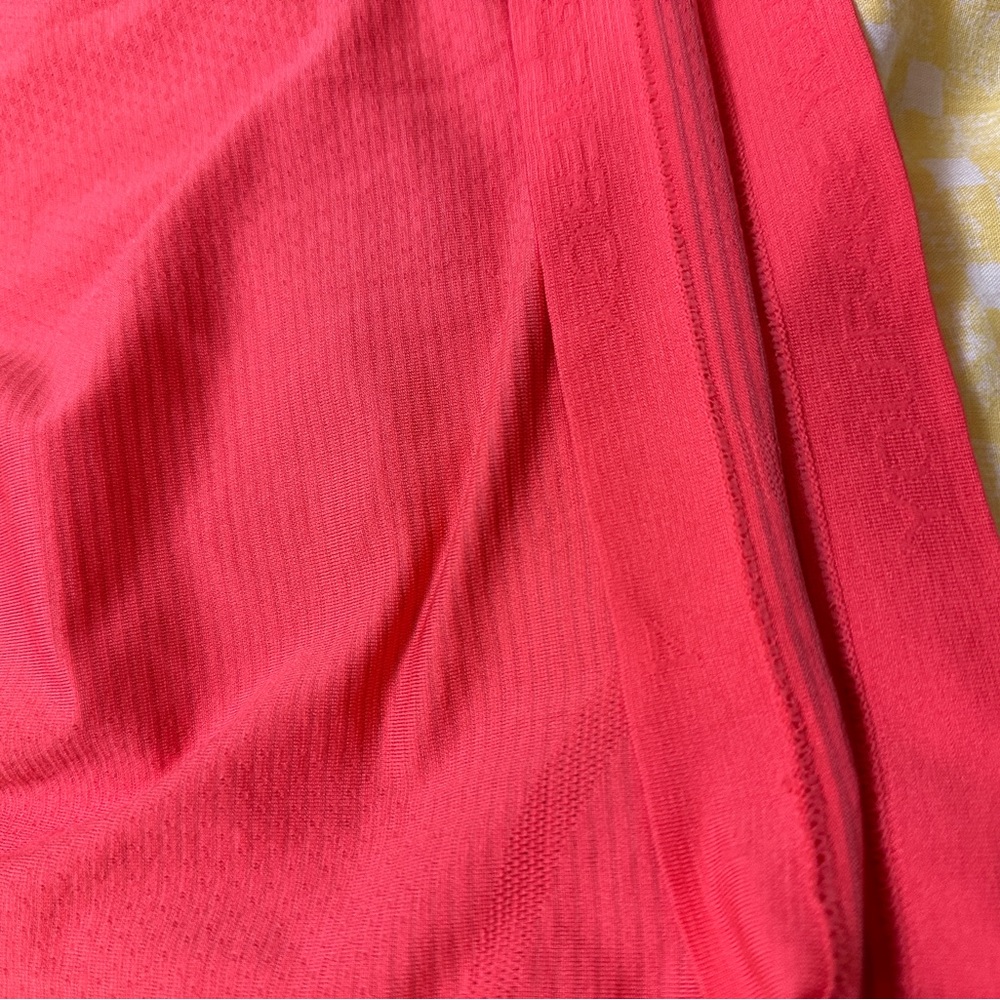 Lululemon Women’s Coral Swiftly Tech Racerback Tank Top - Picture 4 of 5
